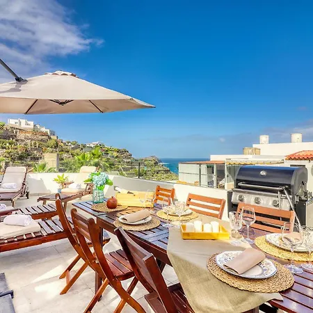 Big Terraced House, 100m To The Beach, With Bbq And Sea View *