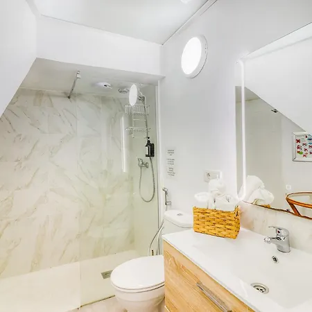 Big Terraced House, 100m To The Beach, With Bbq And Sea View Guincho (Tenerife)