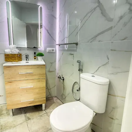 بيت للعطل Big Terraced House, 100m To The Beach, With Bbq And Sea View *